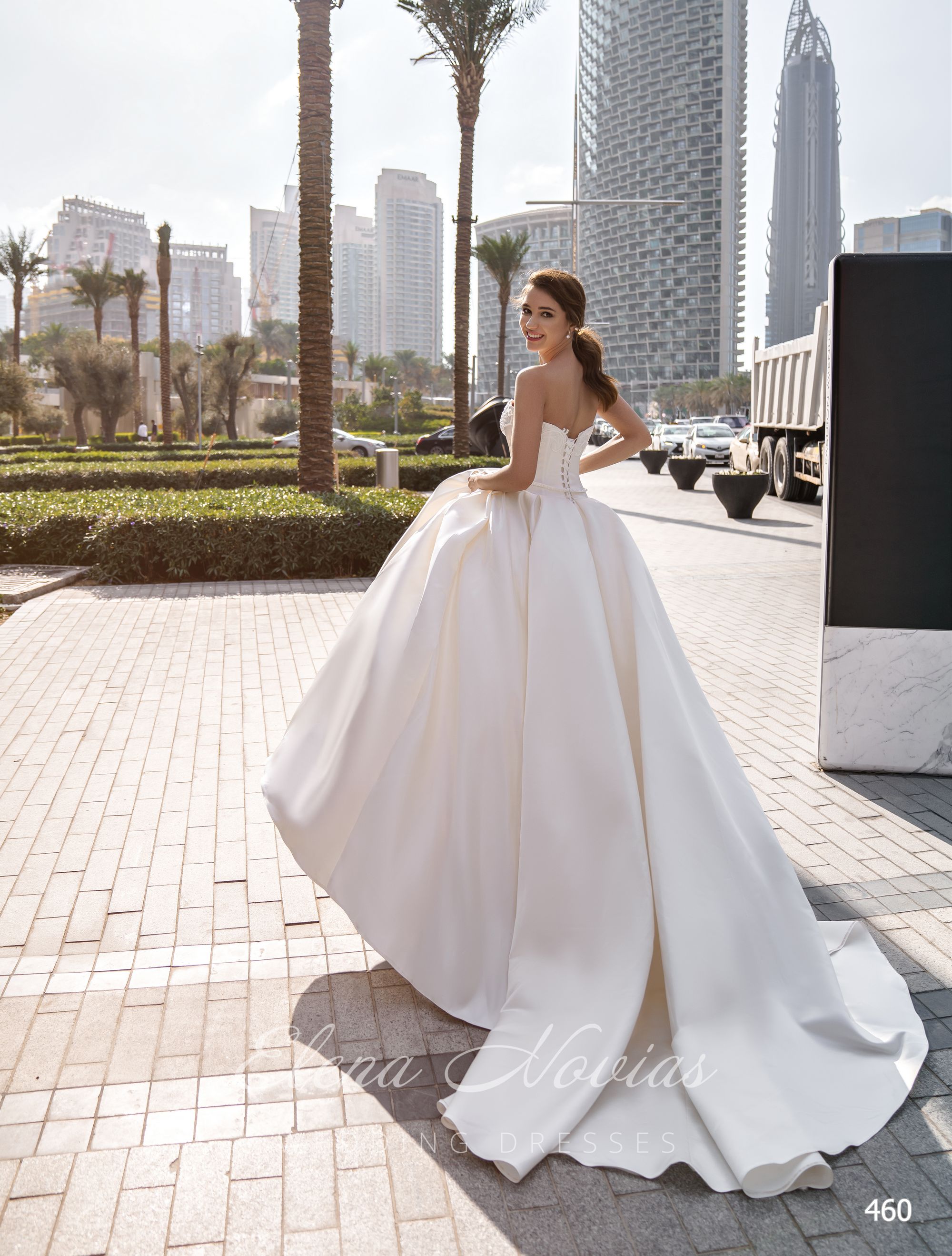 Шикарное атласное свадебное платье оптом от Elena Novias